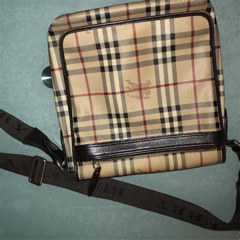 borsello burberry uomo|Burberry Limited.